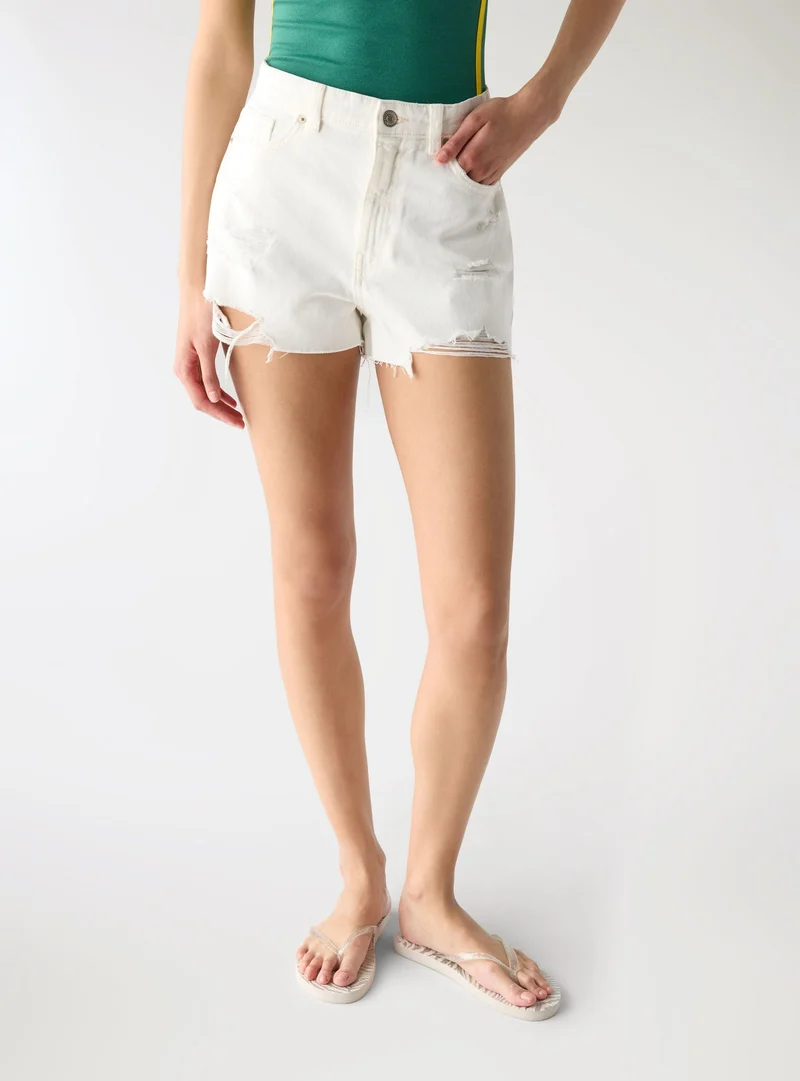 Shorts jeans mom con strappi
