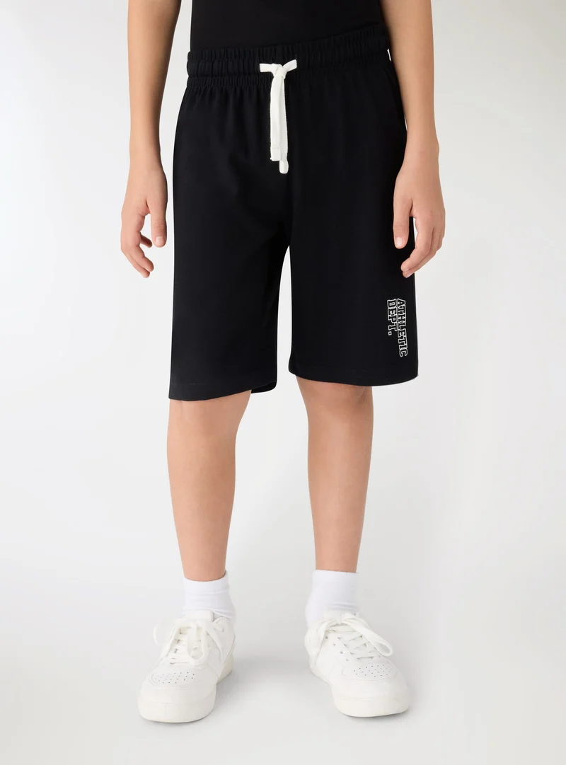 Pantaloni tuta corti con stampa lettering