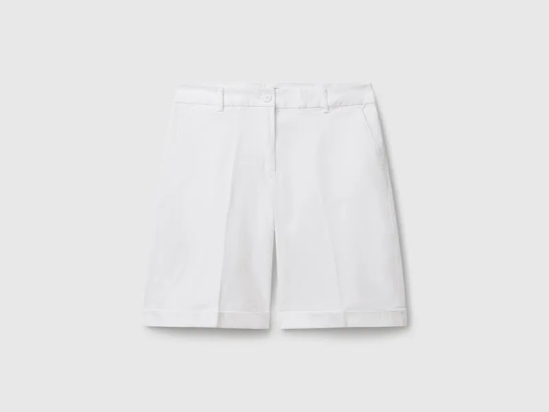 Bermuda con risvolto in cotone stretch