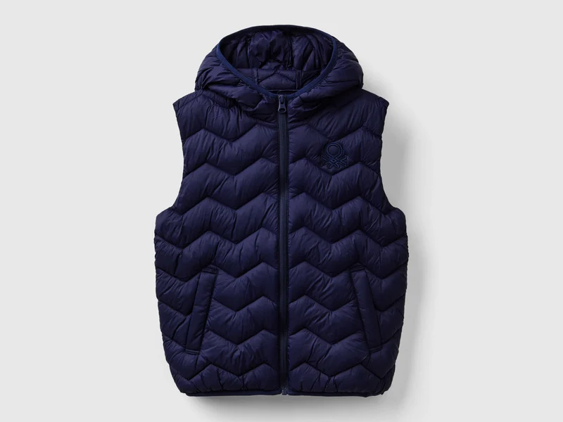 Gilet imbottito con cappuccio