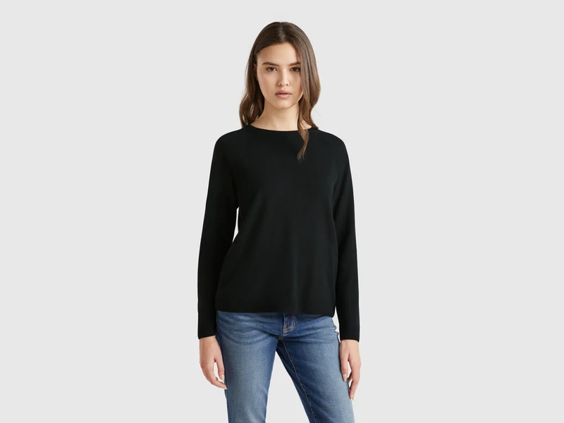 Maglia girocollo nero in misto lana e cashmere