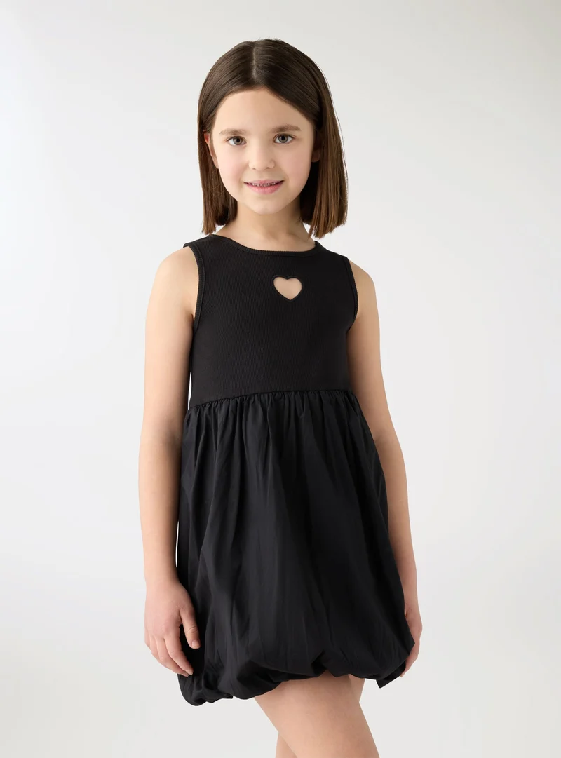 Vestito balloon con cuore applicato