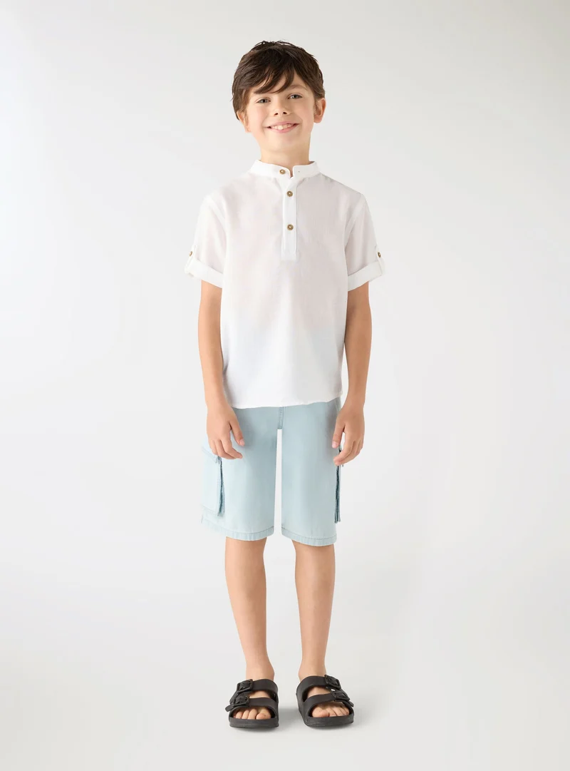 Pantaloncini cargo in denim con coulisse