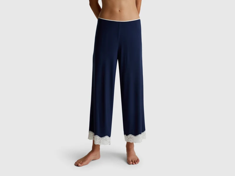 Pantaloni fluidi a 3/4 con pizzo