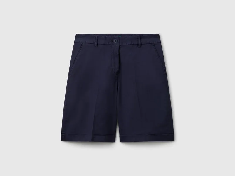 Bermuda con risvolto in cotone stretch