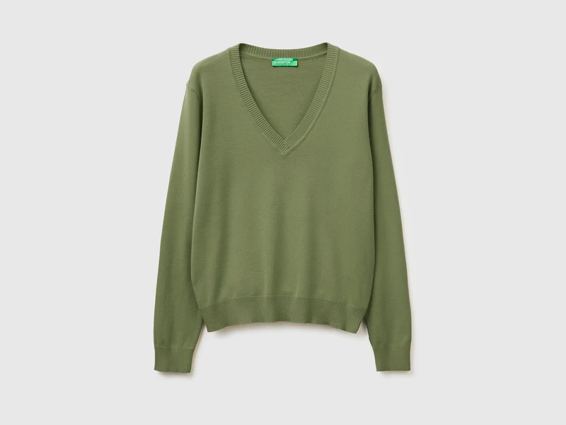 Maglia verde oliva in cotone tricot con scollo a V