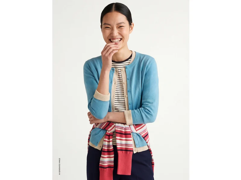 Cardigan girocollo celeste in pura lana Merino
