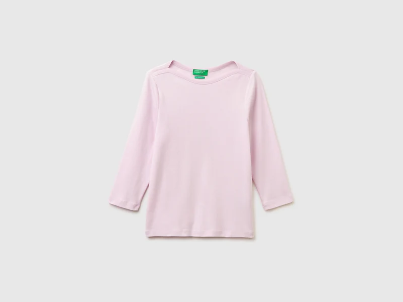 T-shirt slim fit con scollo a barchetta