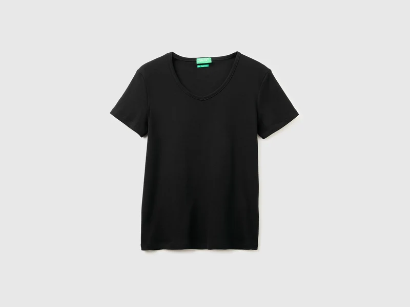 T-shirt slim fit con scollo a V