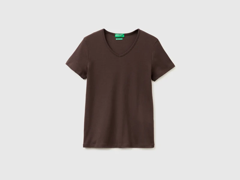 T-shirt slim fit con scollo a V