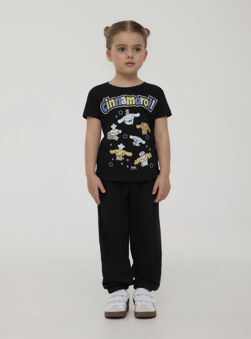 T-shirt con scritta e stampe Cinnamoroll®