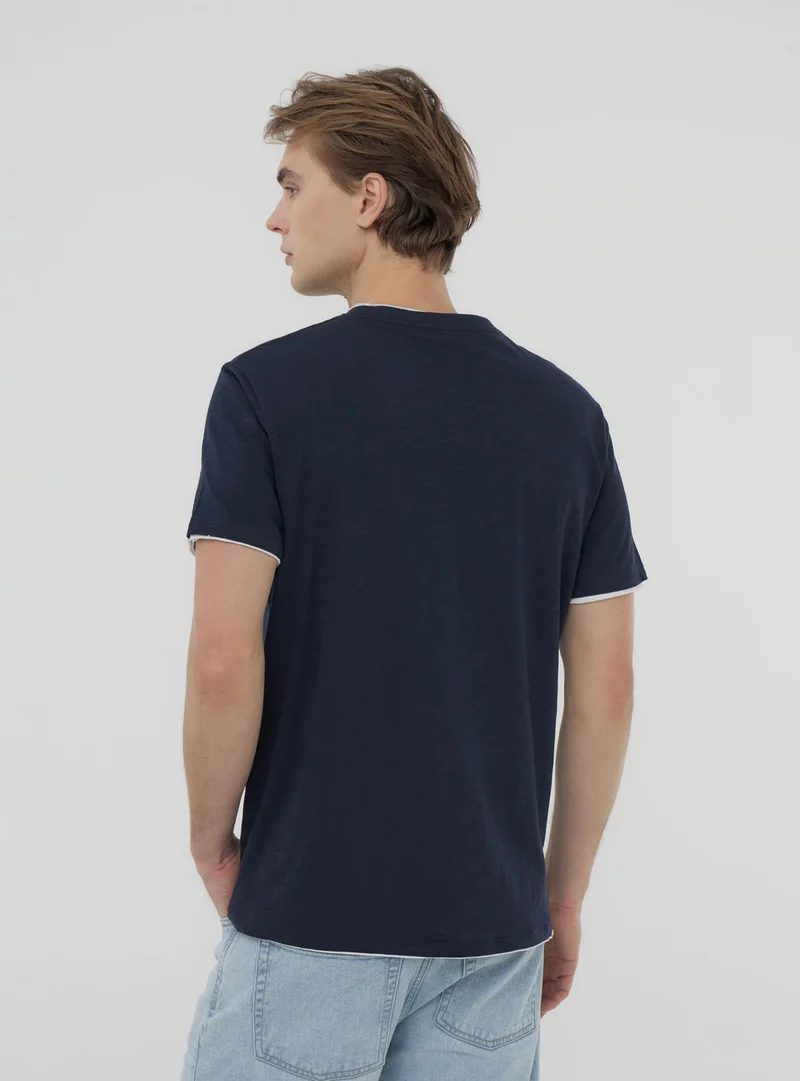 T-shirt doppiata tinta unita