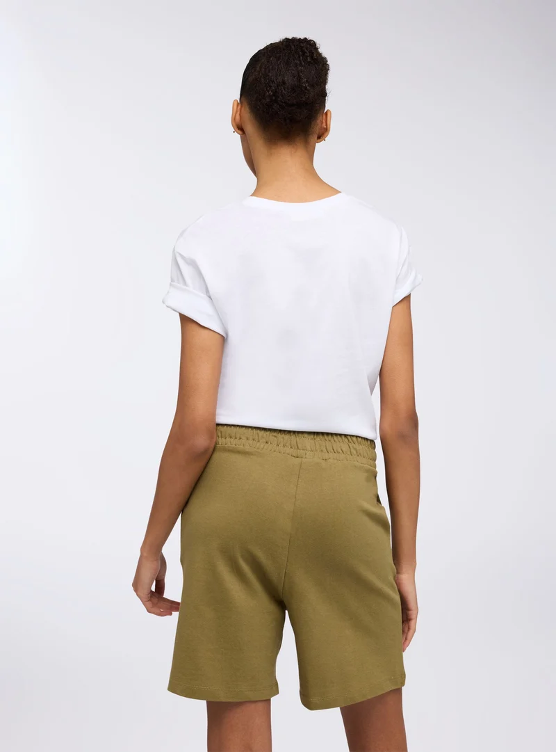 Pantaloncini leggeri con elastico in vita