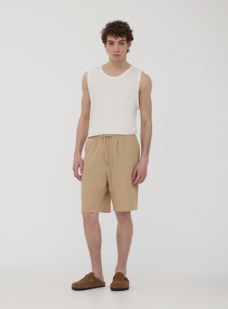 Pantaloncini in tessuto mosso morbido