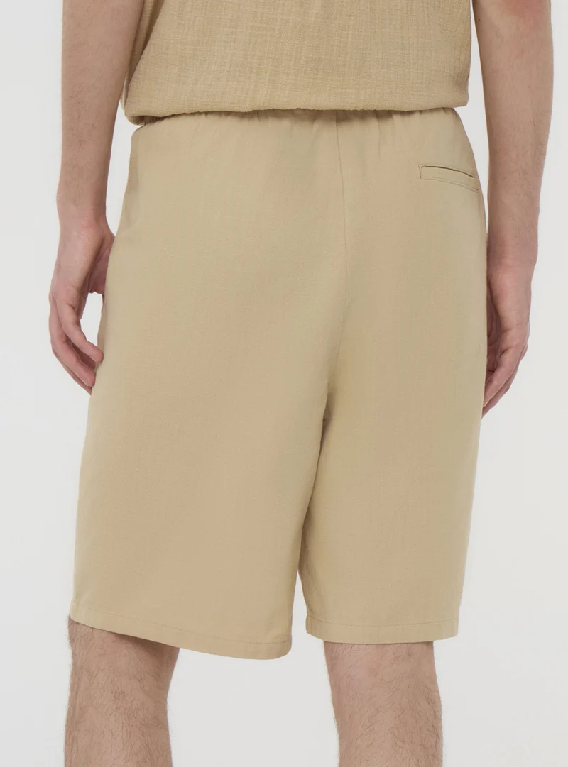 Pantaloncini con vita elasticizzata