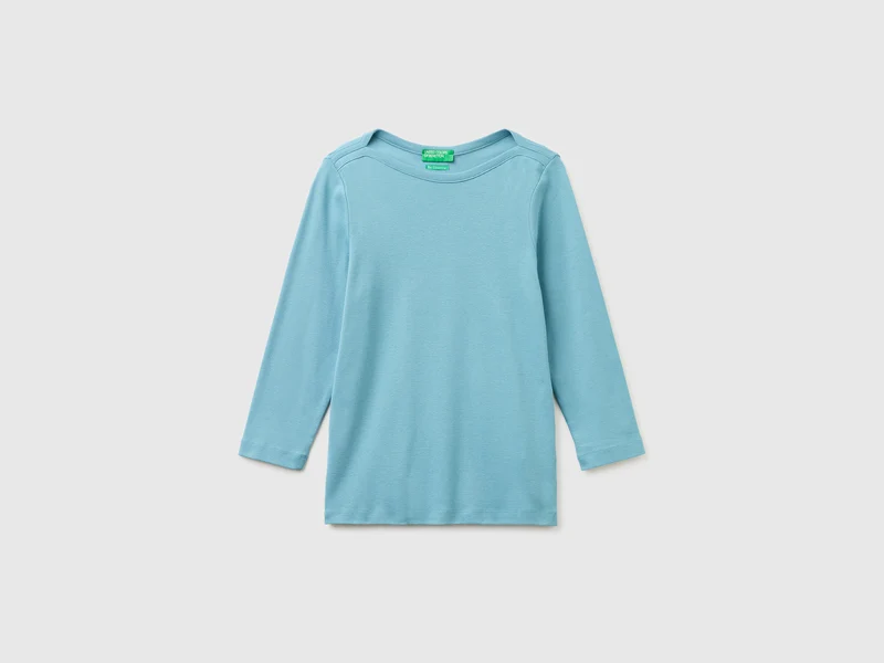T-shirt slim fit con scollo a barchetta