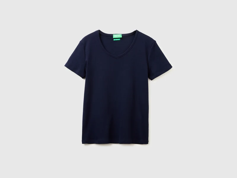 T-shirt slim fit con scollo a V