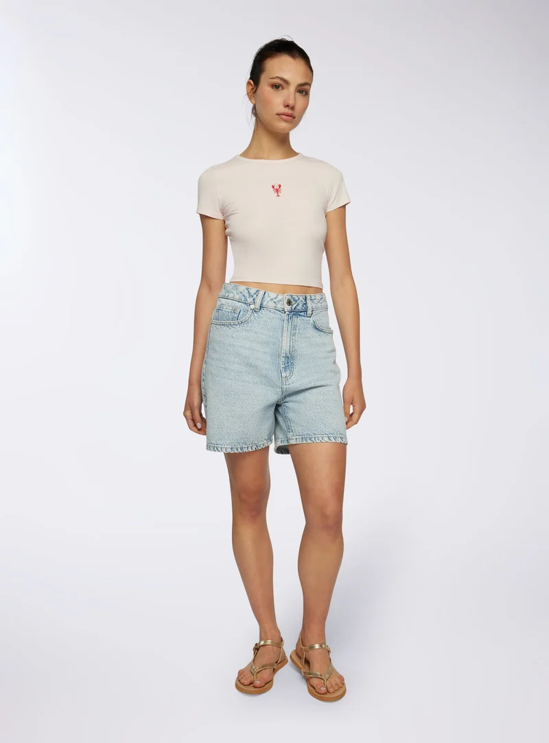T-shirt crop con stampa aragosta