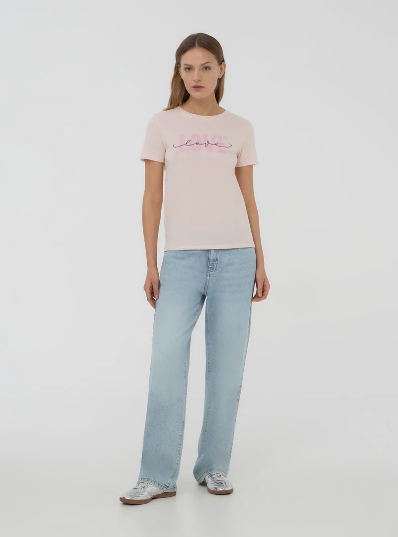 T-shirt scritta love