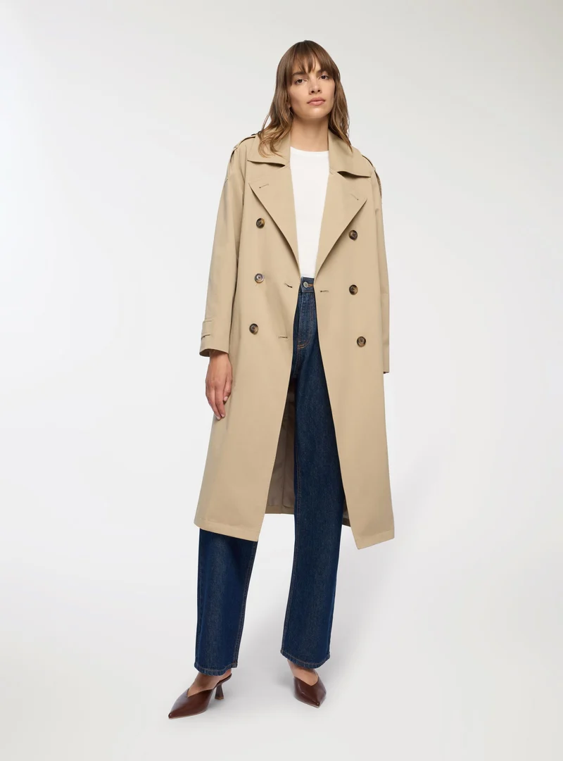 Trench lungo con cintura