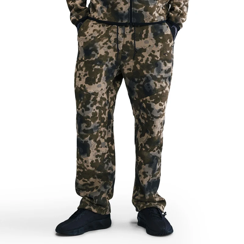 Nike Pantaloni camo in fleece con bordo aperto – Uomo Tech