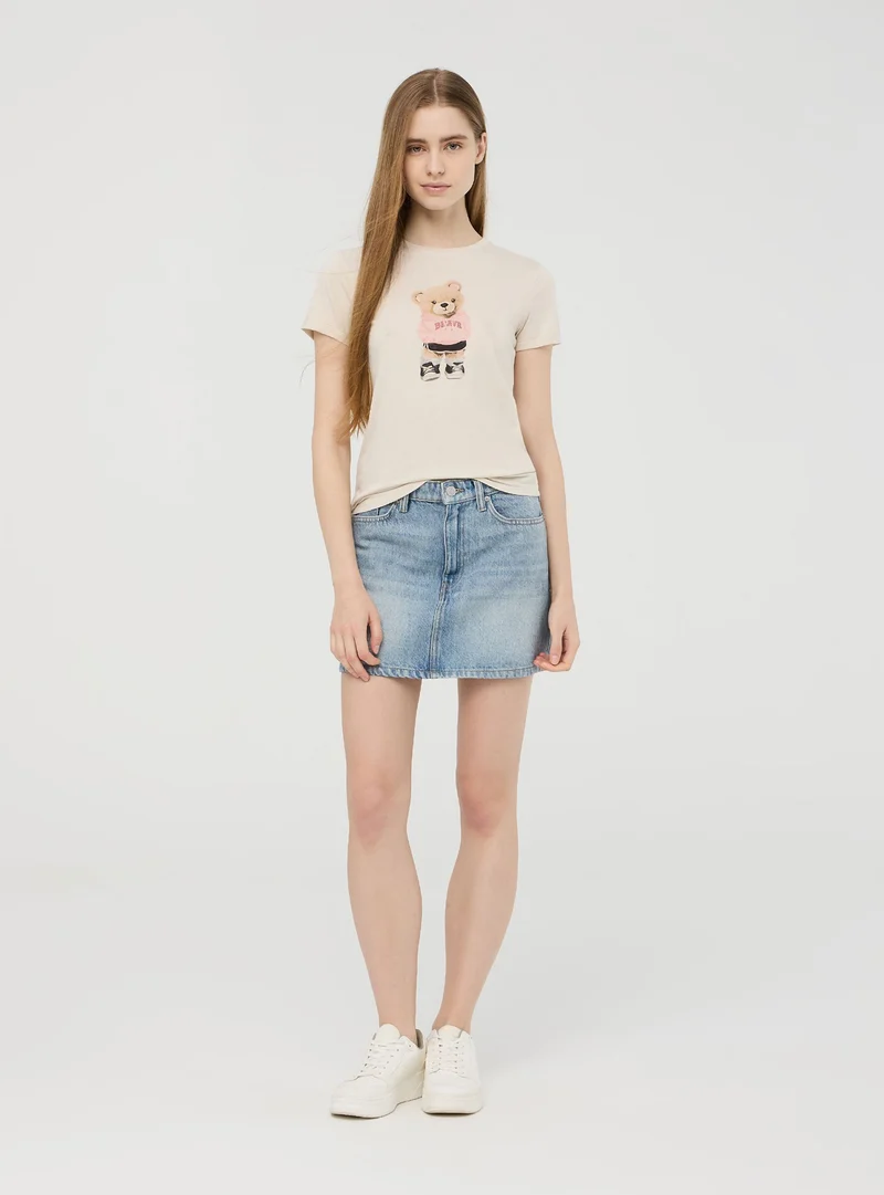 T-shirt slim fit con stampa orsetto