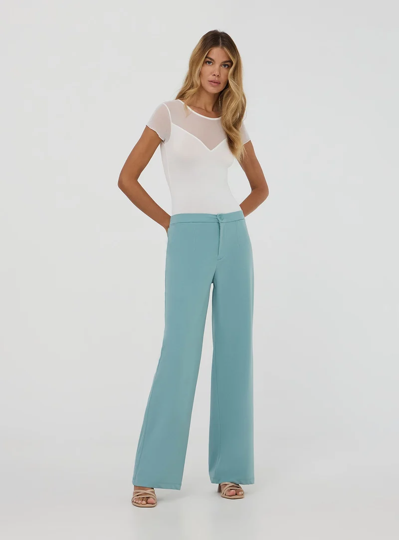 Body elasticizzato con inserti in pizzo