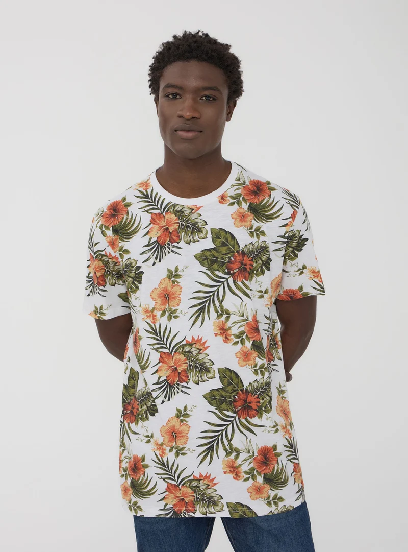 T-shirt con fiori colorati