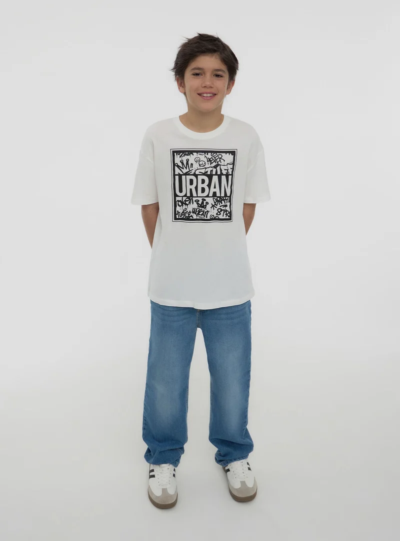 T-shirt stampa stile graffiti