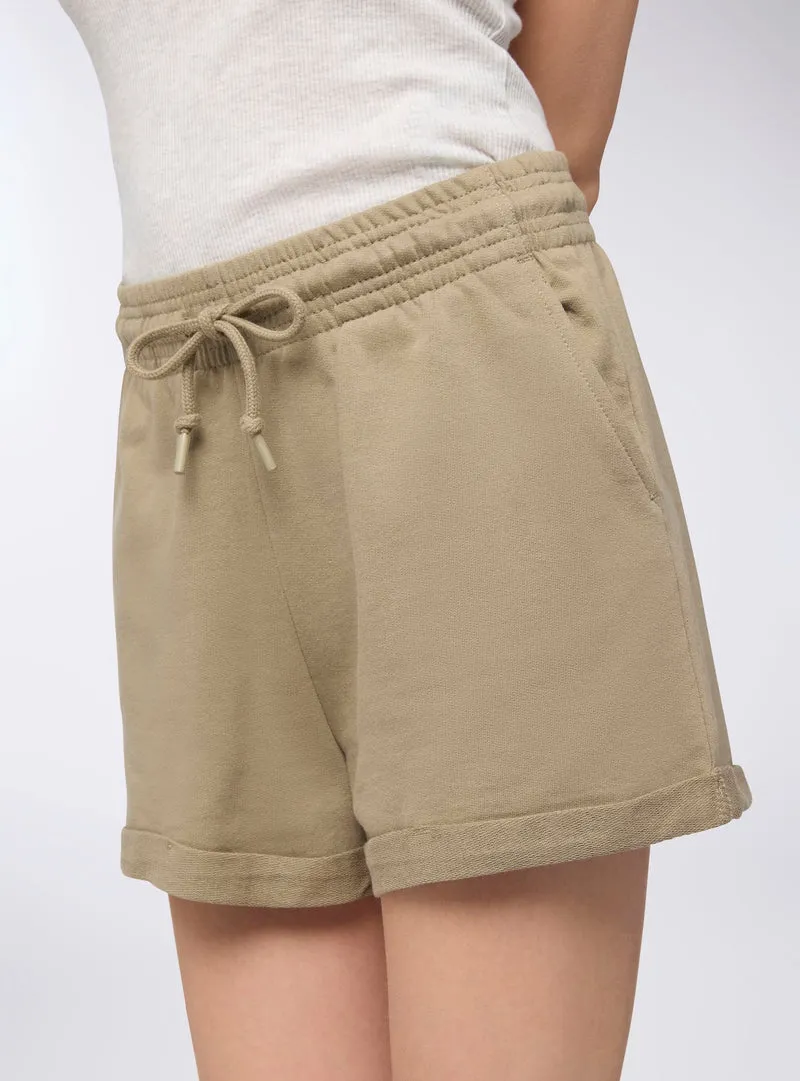 Shorts tuta a vita alta con risvolto