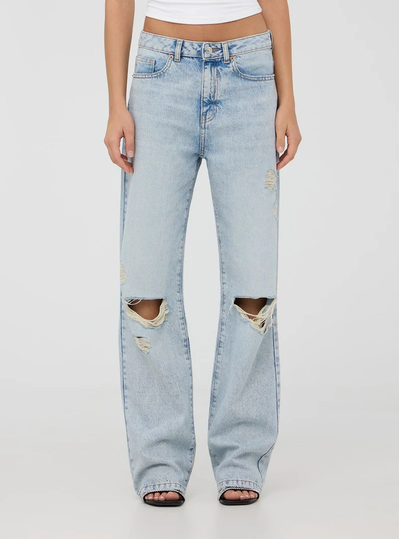 Jeans straight chiari acid wash con strappi