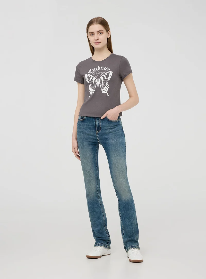 T-shirt slim fit stampa farfalla