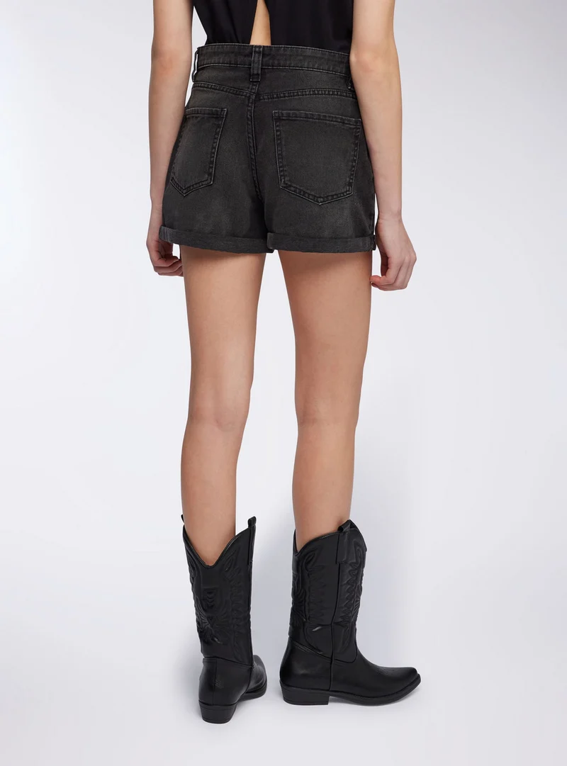 Shorts di jeans mom fit cinque tasche