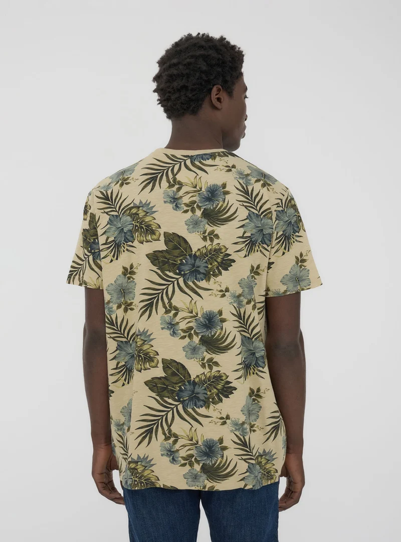 T-shirt con fiori colorati