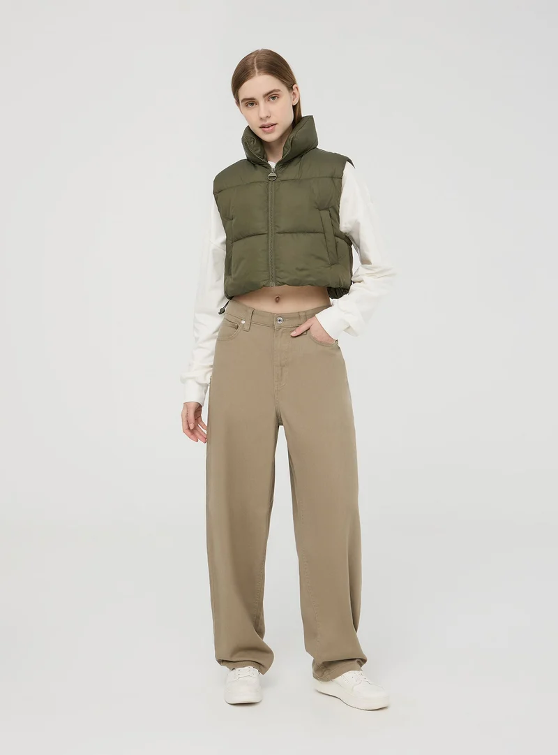 Gilet imbottito con collo alto