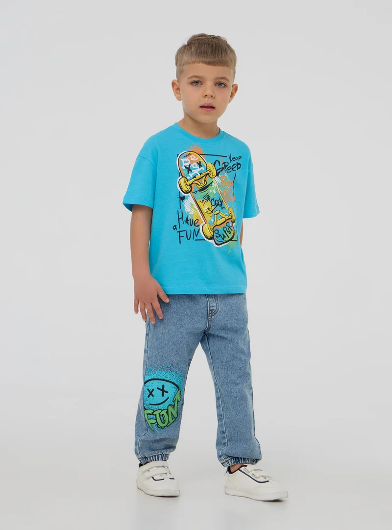 T-shirt con stampa skate