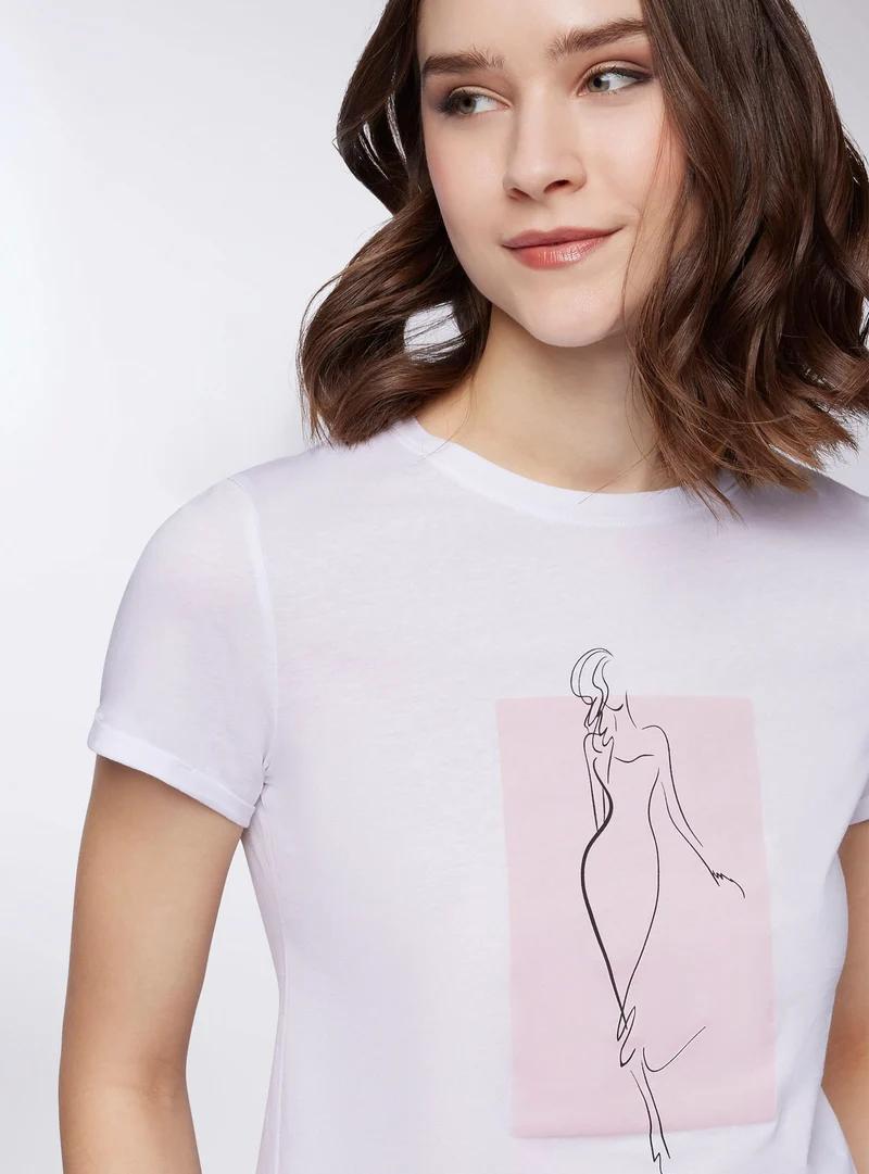 T-shirt slim fit con stampa stilizzata