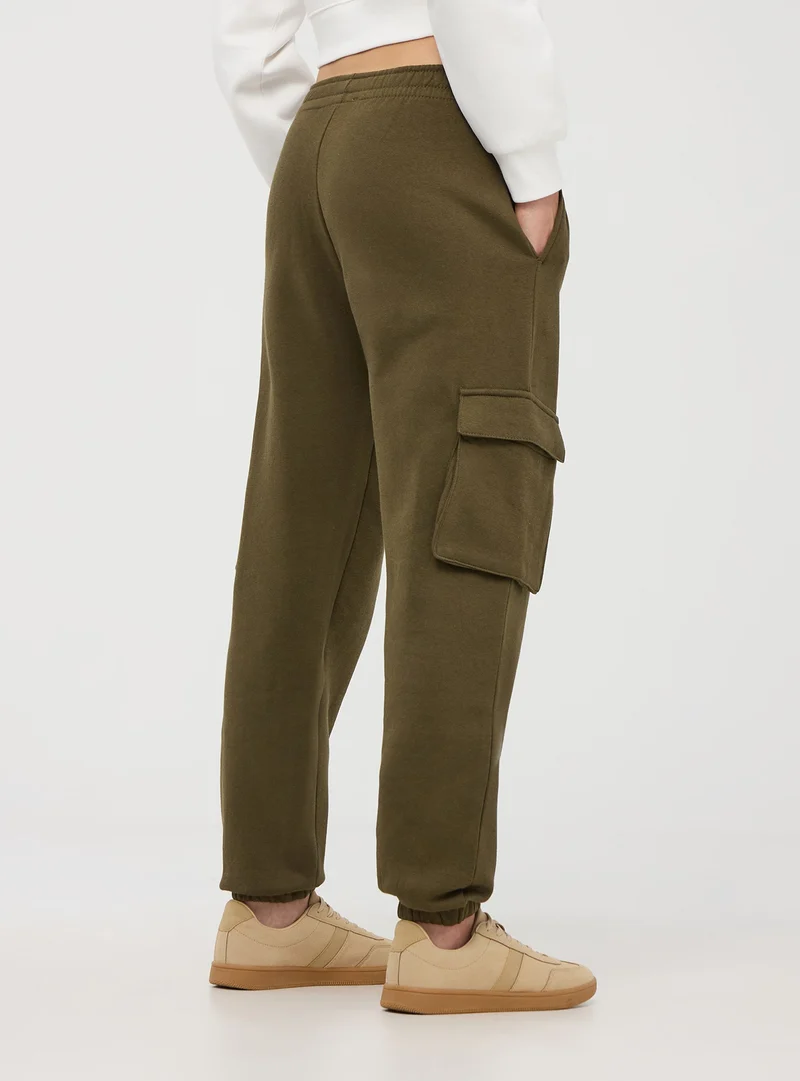 Pantaloni cargo a vita alta