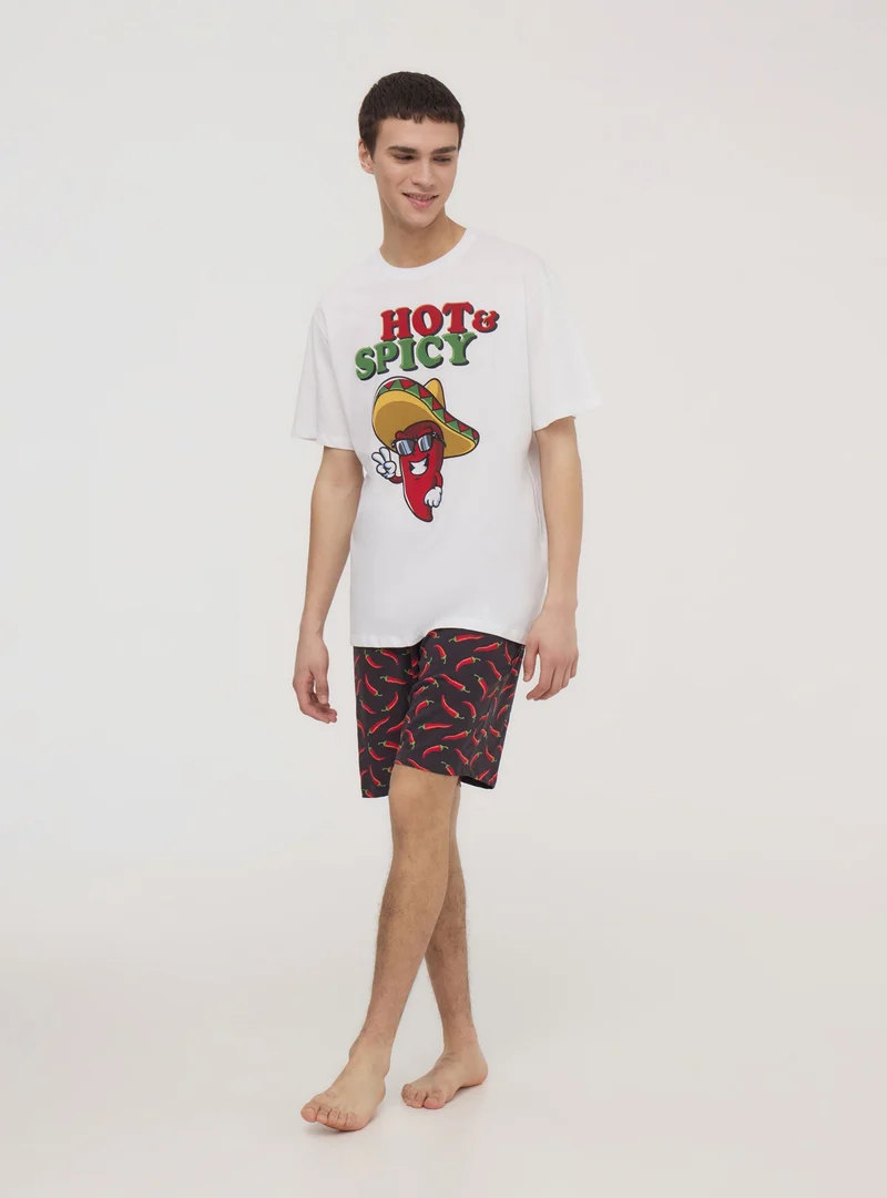 Set pigiama t-shirt e bermuda stampa peperoncini