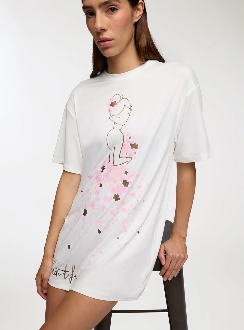 T-shirt maxi del pigiama con stampa