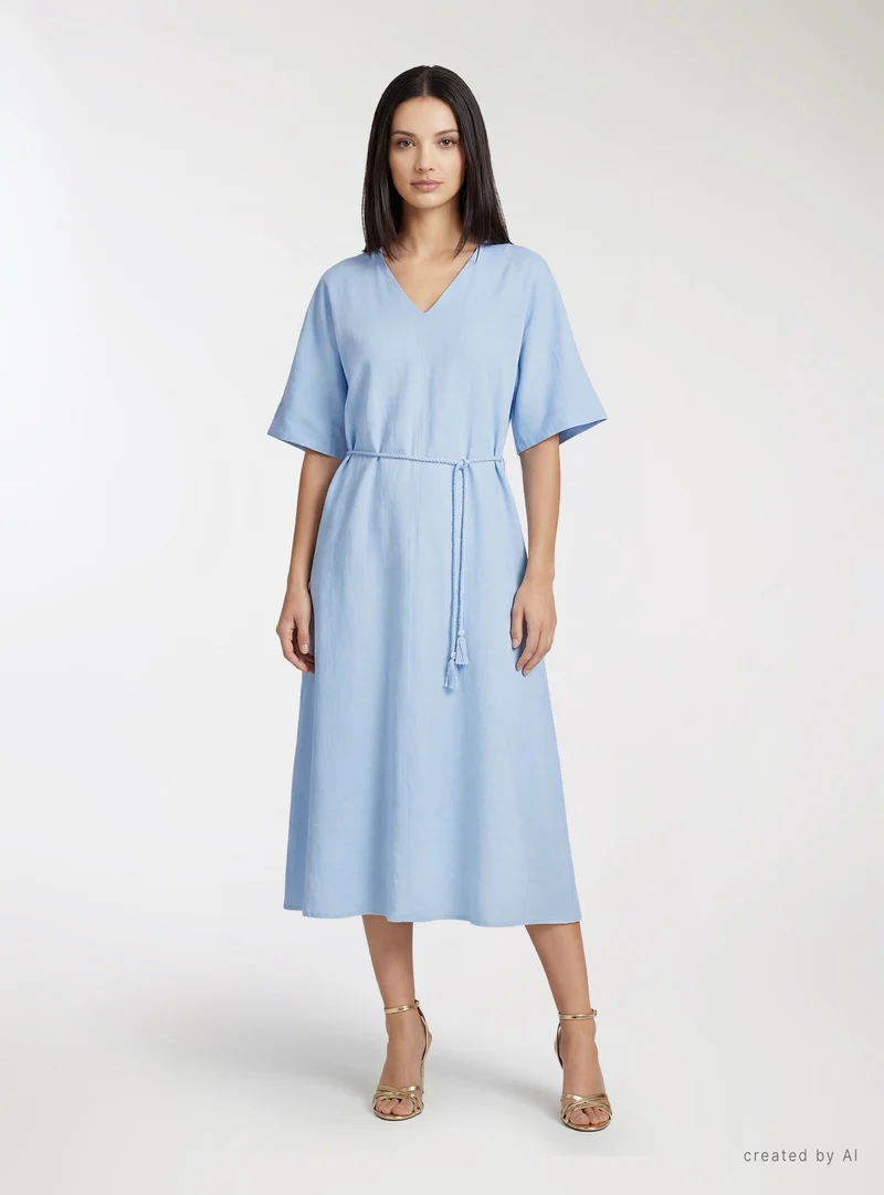 Vestito con cintura corda e scollo a V