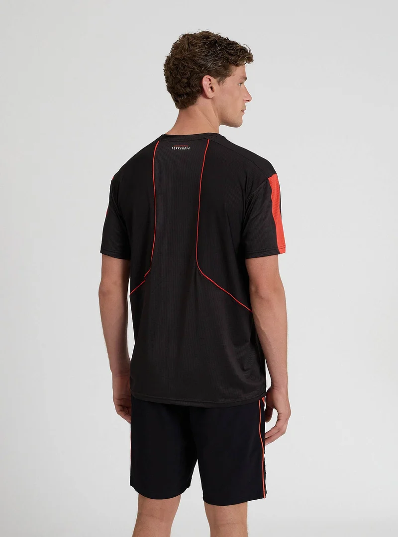 T-shirt con patch con logo MWC