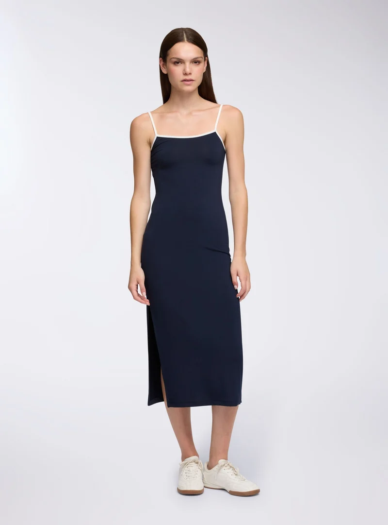 Bodydress lungo con spalline sottili