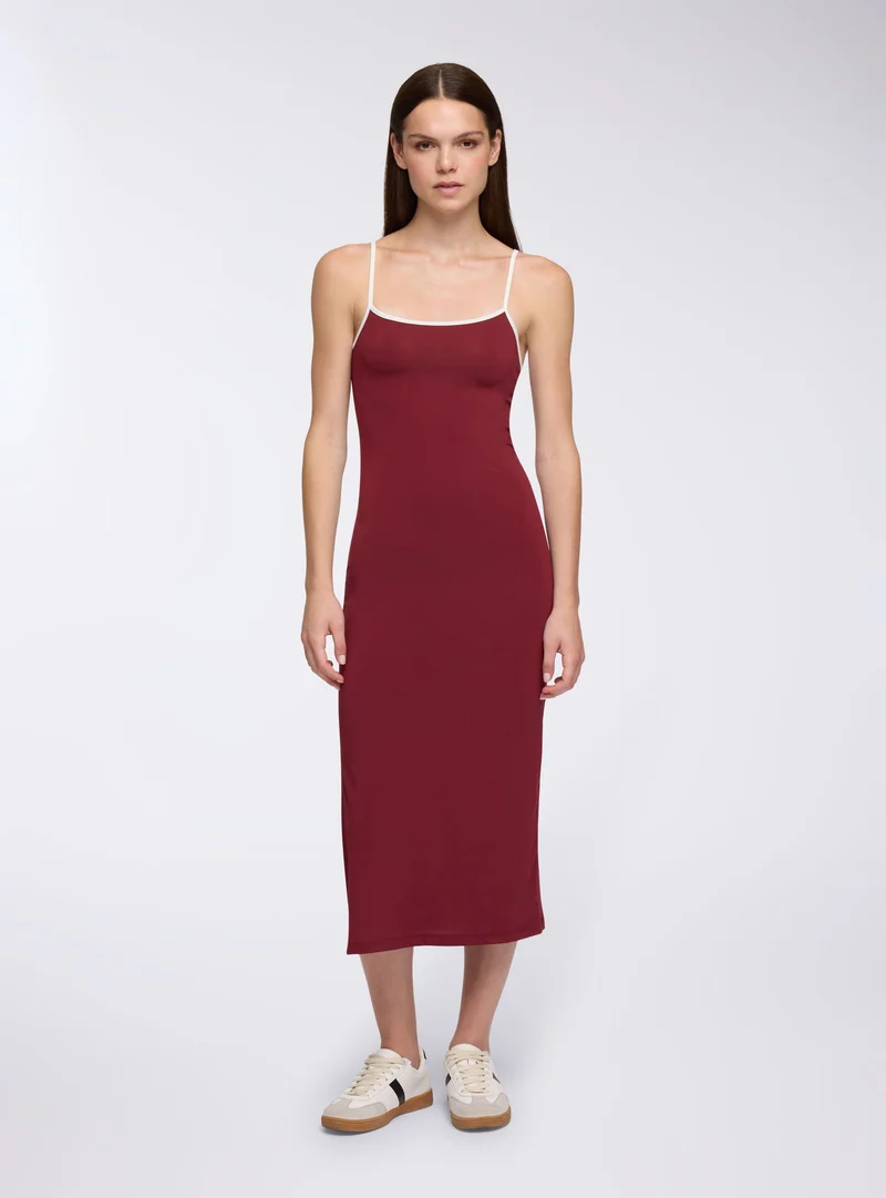 Bodydress lungo con spalline sottili
