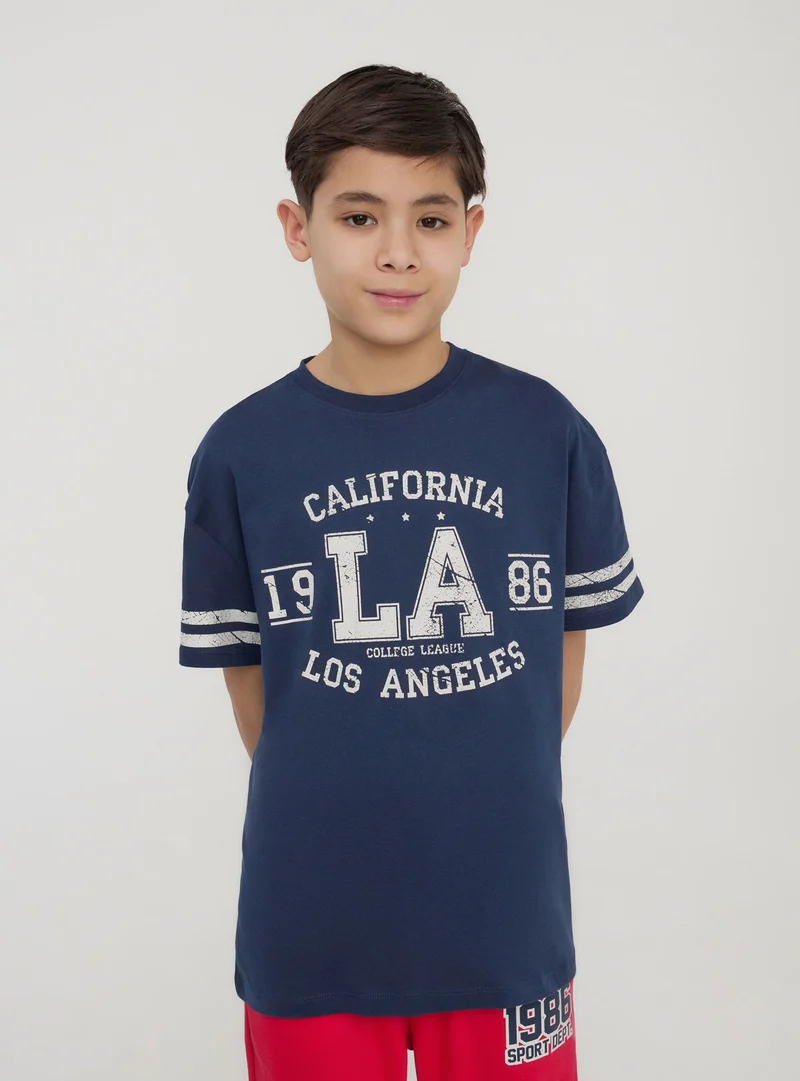 T-shirt con stampa sport e bande