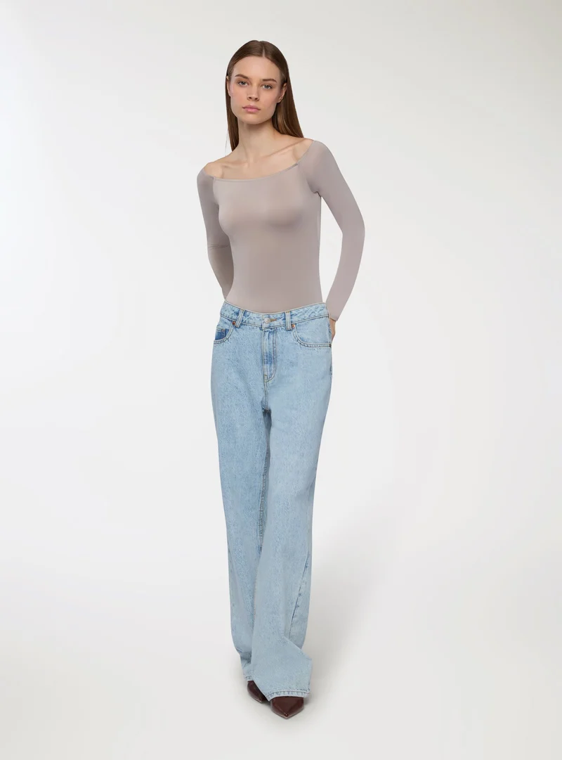 Body elasticizzato spalle scoperte