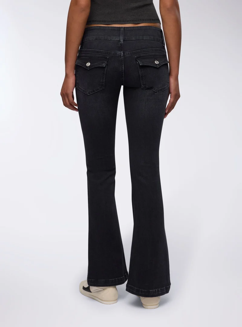 Jeans a vita bassa flare