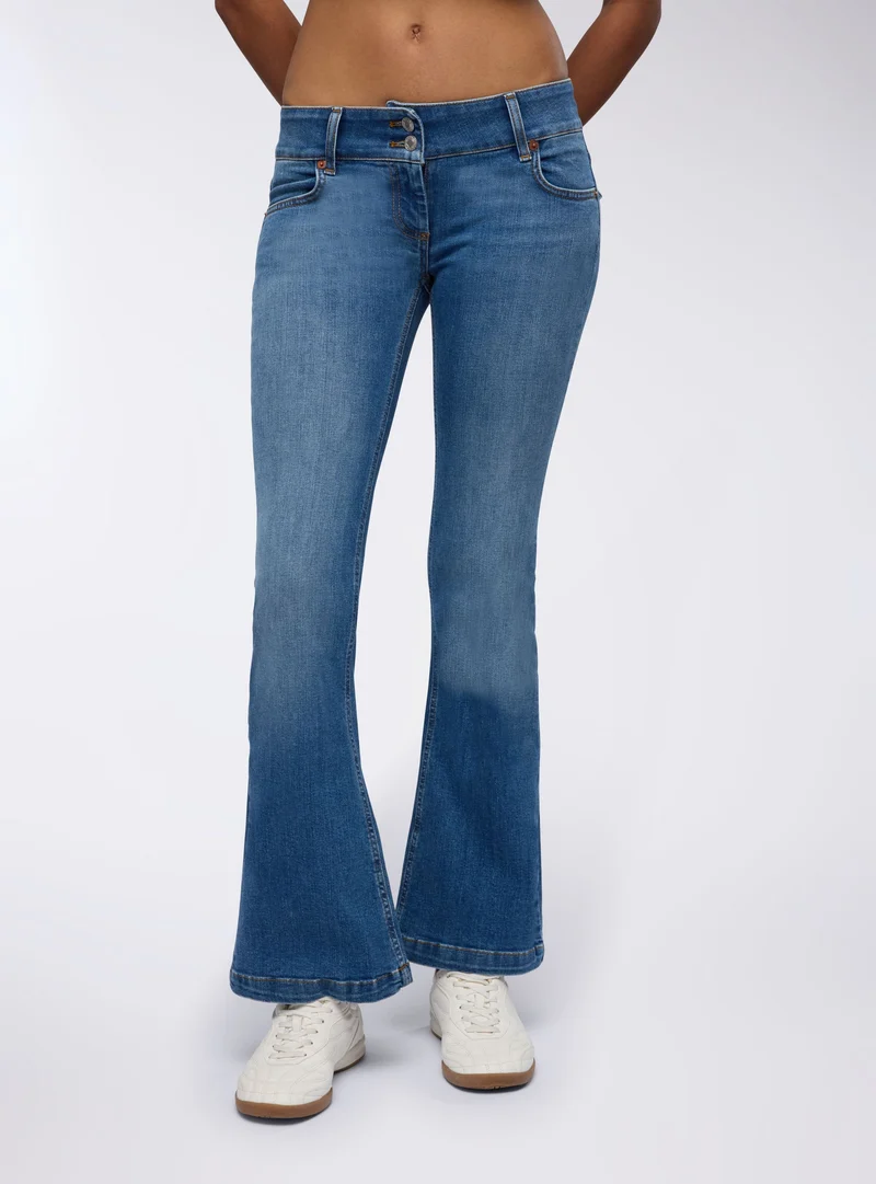 Jeans flare a vita bassa
