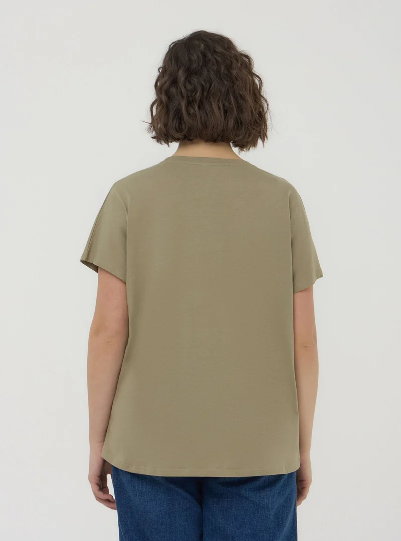 T-shirt tinta unita ampia