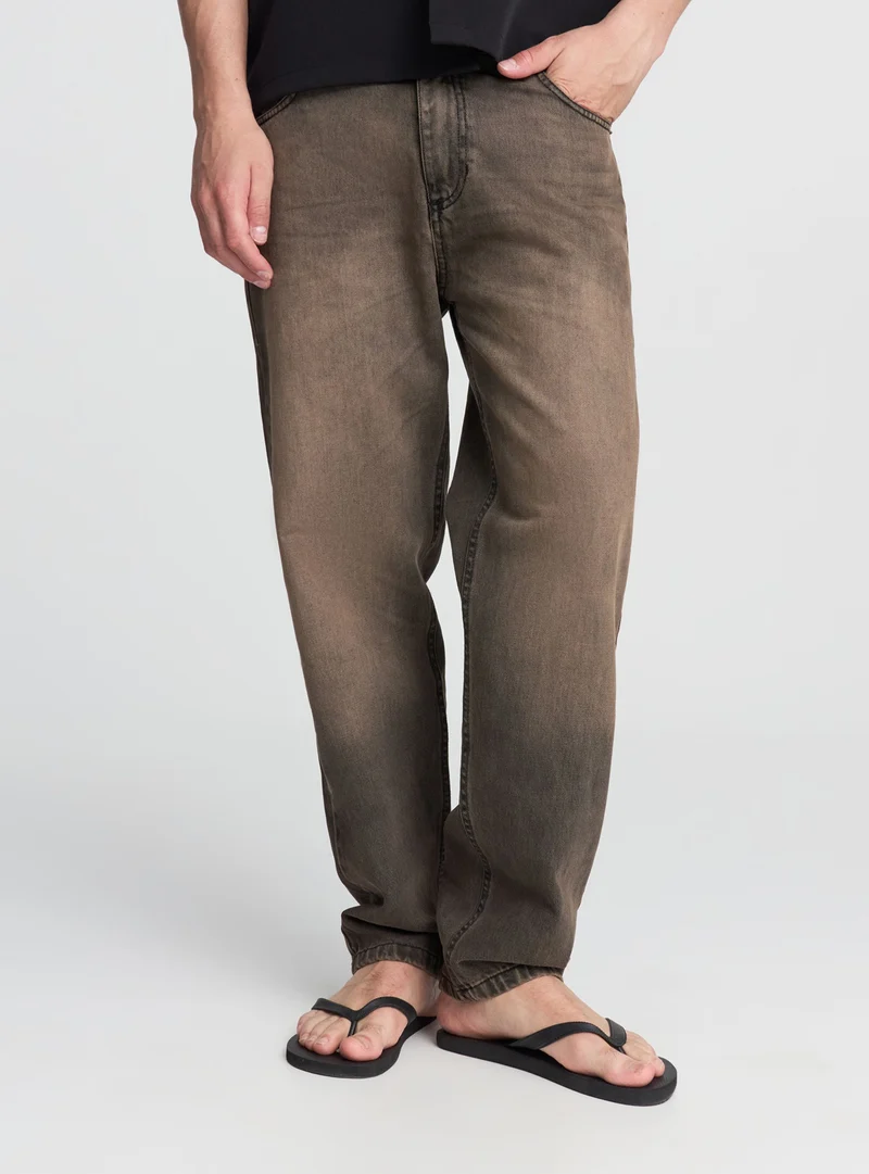 Jeans baggy effetto sovratinto